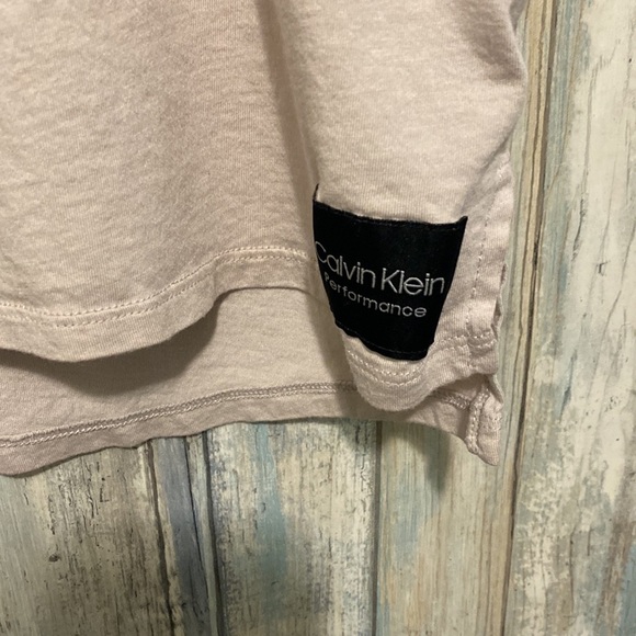 Calvin Klein performance cropped athletic T-shirts Size Medium X2 - Picture 4 of 9